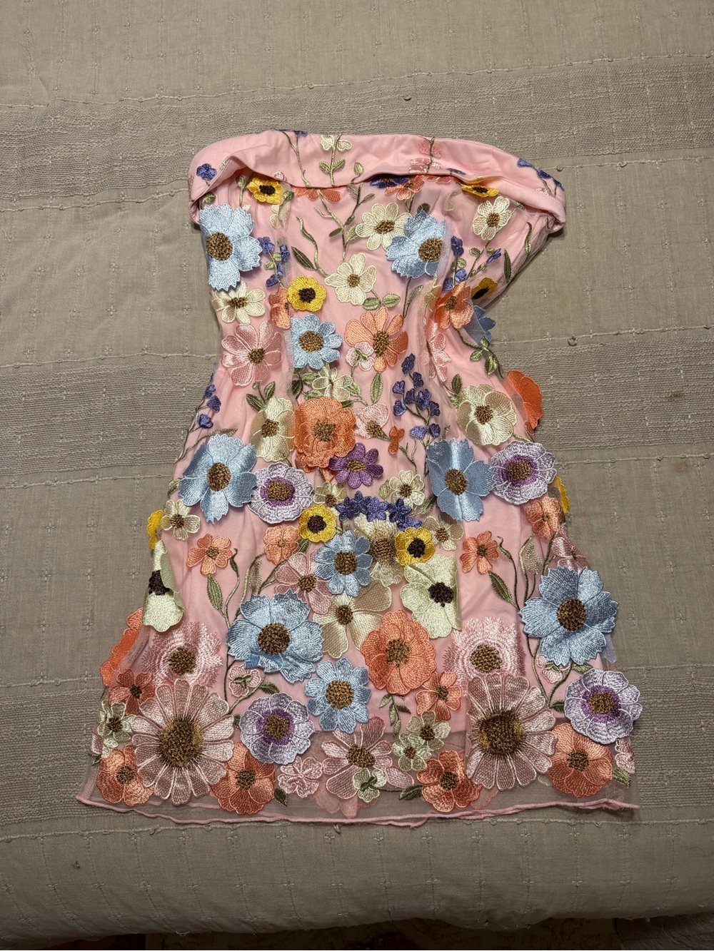 Strapless Floral appliqué mini dress